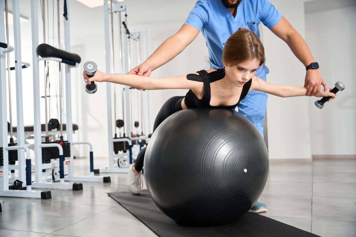 La santé au bureau : prévenir les TMS par des exercices simples
